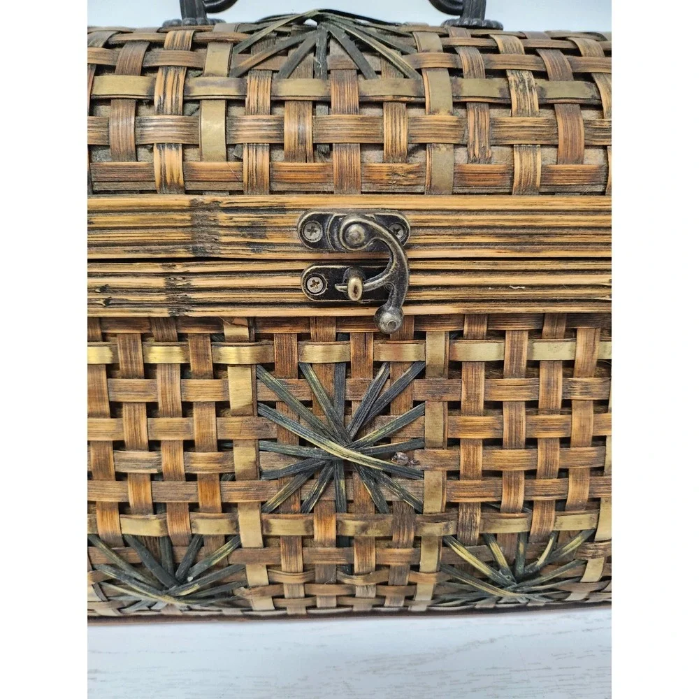 Vintage Hand Woven Wicker Treasure Chest Purse Metal Hardware With Handle